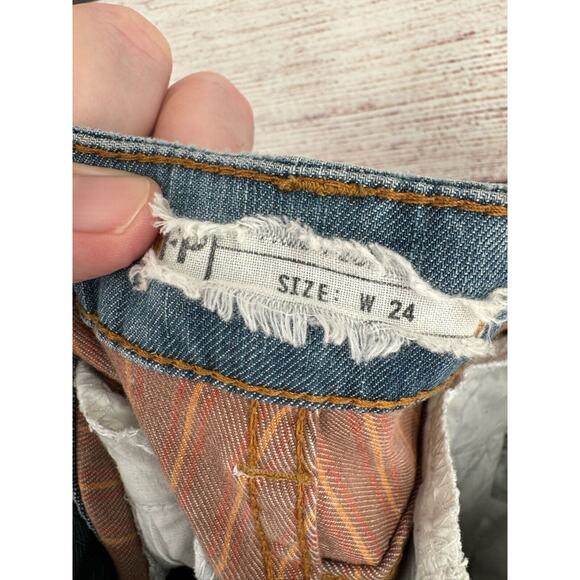Free People Distressed Low Rise Skinny‎ Jeans Women's Size 24 Blue Medium Wash - Picture 6 of 10